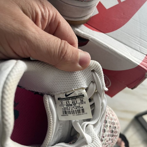 Veja sneakers size 39 used, white athletic shoes