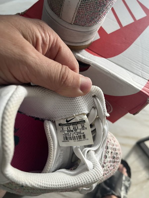 Veja sneakers size 39 used, white athletic shoes