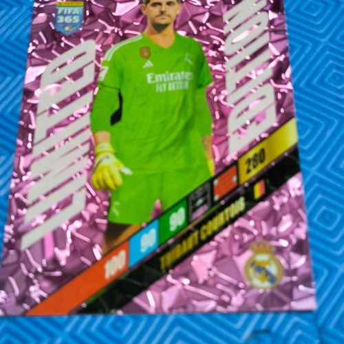 Panini FIFA 365 Limited Edition Giant Cards triplet like new