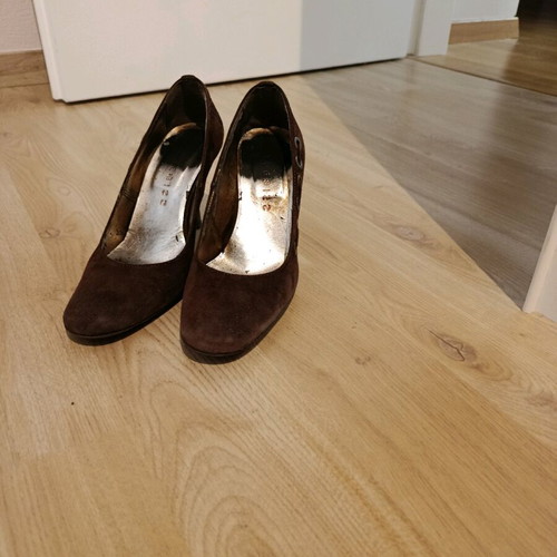 Suede - castor brown pumps like new