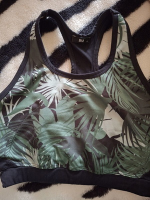 Bodymove sports bra like new, size M, black and green
