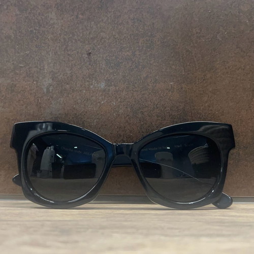 Charlie Max Milano sunglasses like new, black