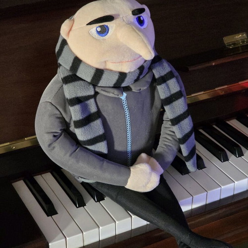 Minions Gru Despicable Me collectible like new