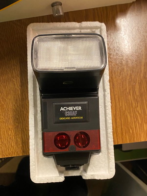 Achiever 630AF flash like new with box and 3 color filters