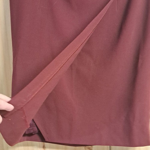Passager red skirt like new with decorative detail, size 44-46