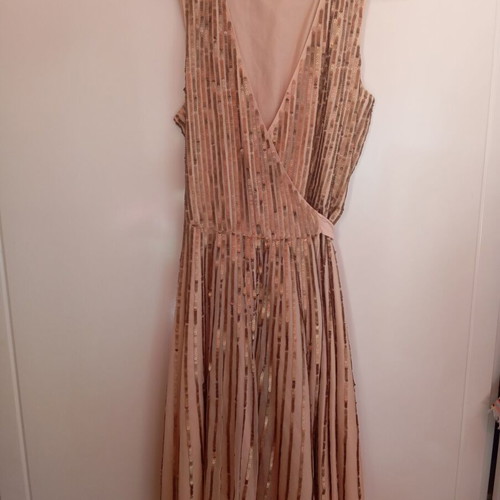 Zara medium dress with sequins used, gold color
