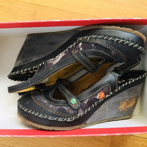 The Art Company leather platform sandals, size 37, black