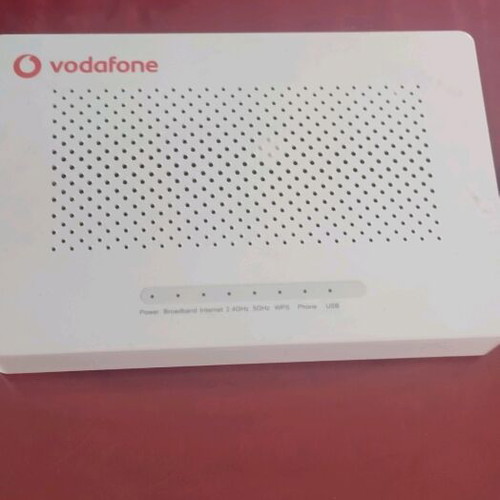 Vodafone router like new for internet and phone