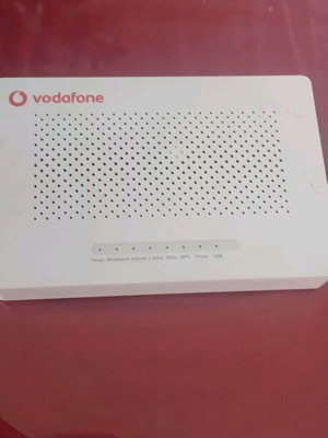 Vodafone router like new for internet and phone