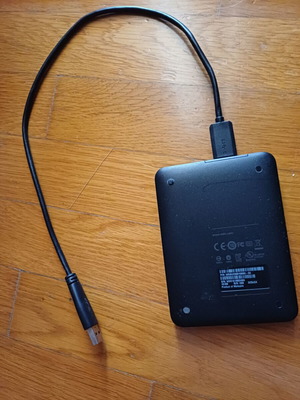 WD Elements portable storage drive HDD 1TB used