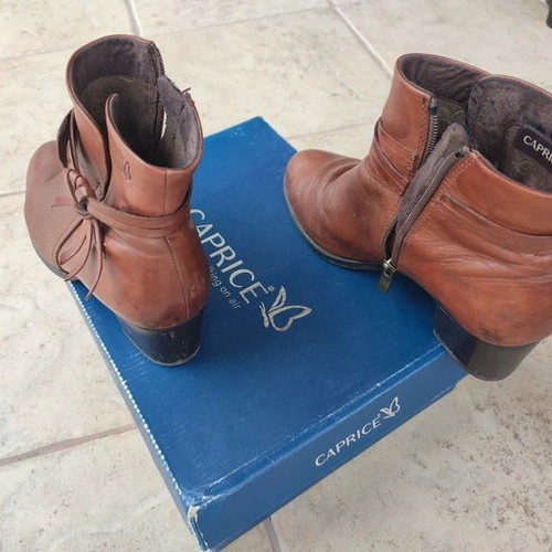 Caprice leather ankle boots size 38.5 used, cognac color