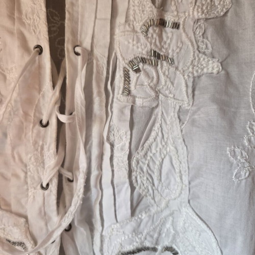 Parasuco Cult S36B cotton blouse size S 36 8 like new, white with embroidery