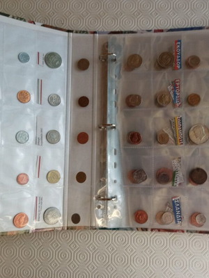DeAgostini Coins of the World Collection like new