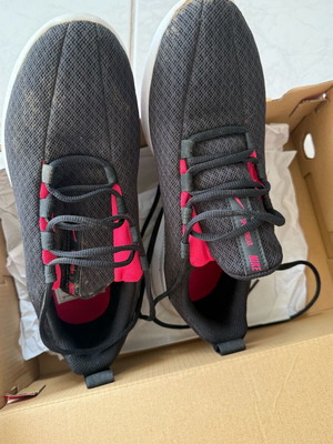 Nike running shoes used, size 38.5, black and purple