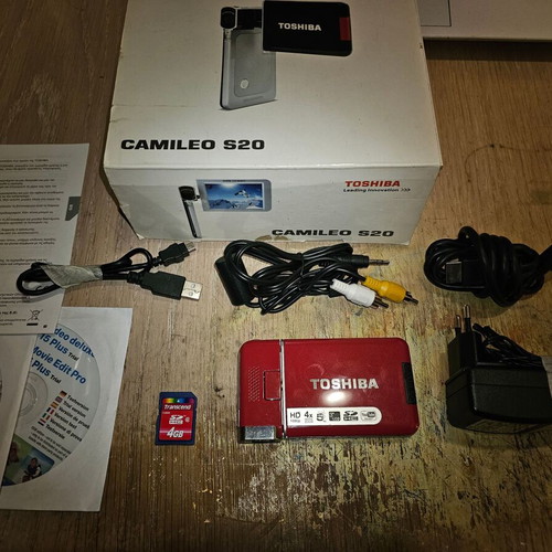 Toshiba Camileo S20 videocamera used, 1080p HD with accessories