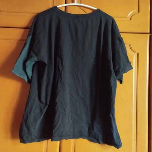 Cotton black t-shirt used, size XXL with sun-faded sleeve