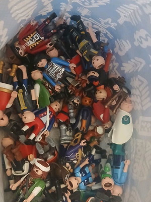 Playmobil колекция употребявана с 90 фигури и над 50 аксесоара