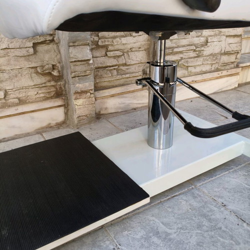 Pedicure chair for hair salon like new