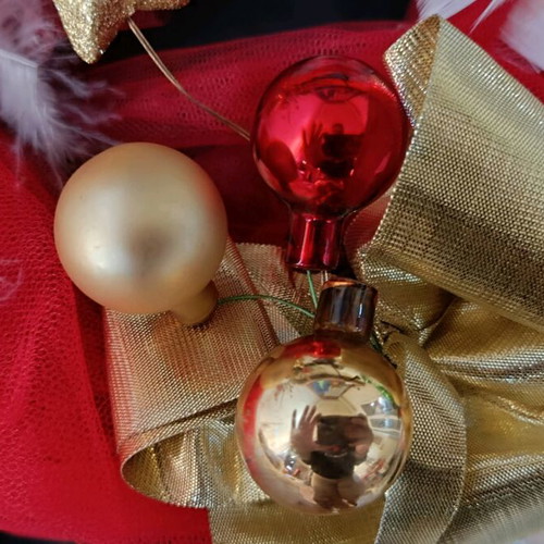 Christmas wreath with glass baubles like new