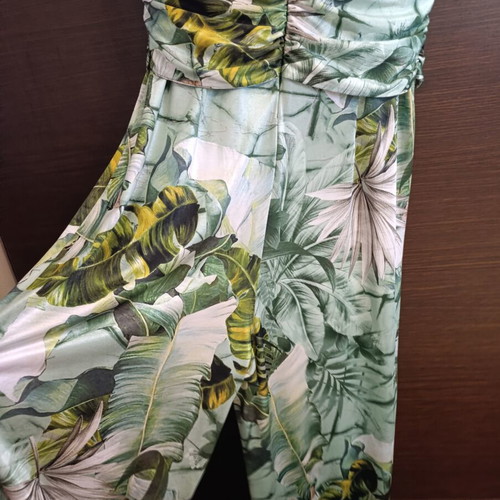 Guess one-piece jumpsuit like new, size L, multicolor green