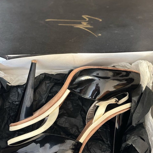 Giuseppe Zanotti patent leather peep toe pumps used, size 38