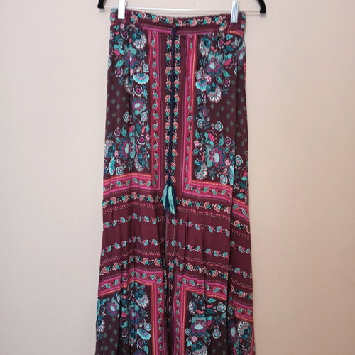 Attrattivo long skirt lightly used, size small