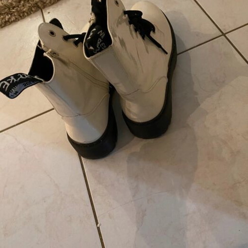 White ankle boots like new, size 41