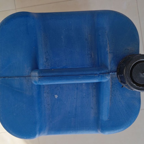 Karadis plastics blue plastic jerrycans like new, 2 pieces 20lt
