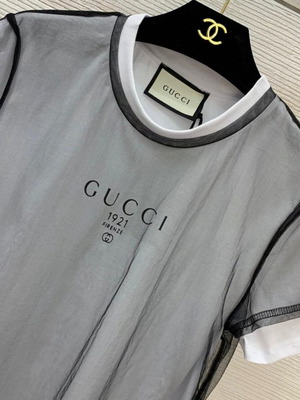 Gucci тениска 1921 Firenze размер Medium като нова, бяла и сива
