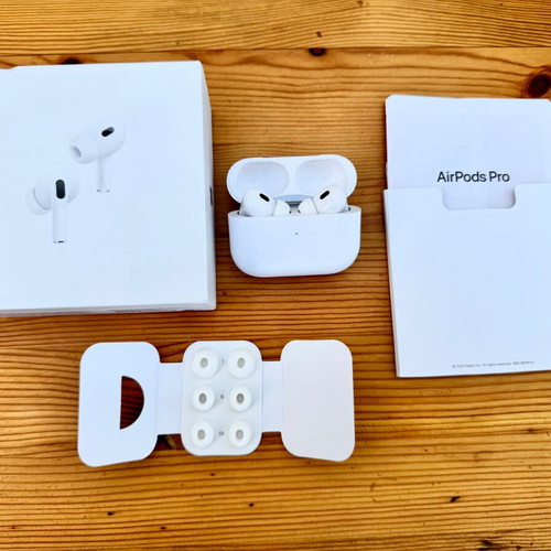 Apple AirPods Pro 2 with Lightning charging case