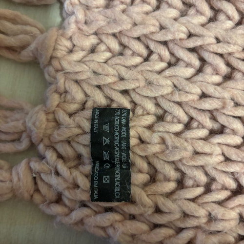 Scarf pink cozy used in very good condition