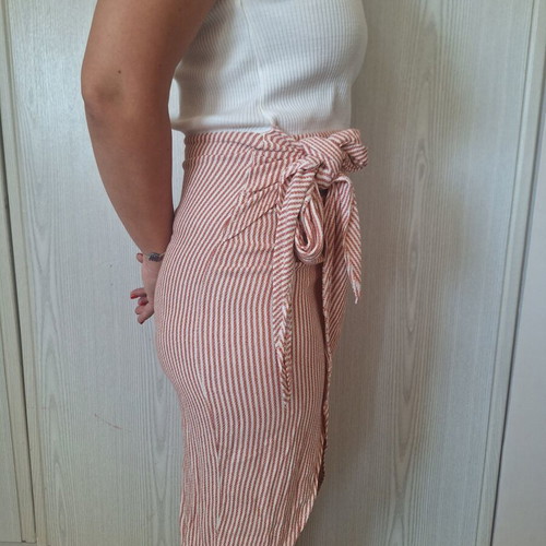 Zara dress with waist tie size Medium like new, multicolor