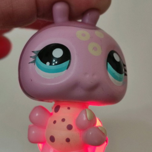 Littlest Pet Shop Ladybug 2308 like new