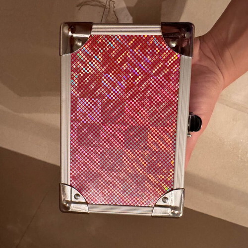 Jewelry box like new with lock, pink and silver