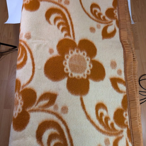 Double-sided smooth wool blanket 220x200 like new