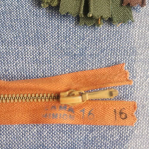 Lot of 50 ZAMA Minion metal zippers, 16 cm