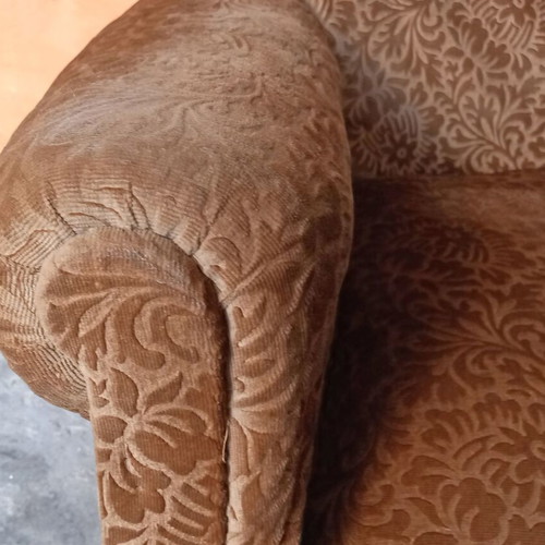 Englezakis living room set used, needs renovation
