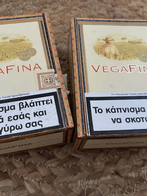 Колекционерски кутии за пури Vega Fina Perlas като нови, комплект от 2