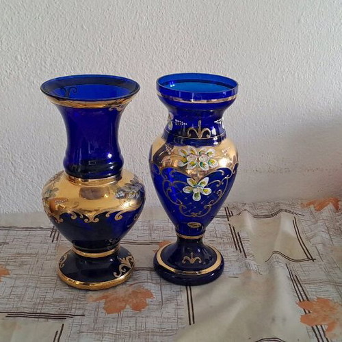 Glass vases Czech origin like new, set of two