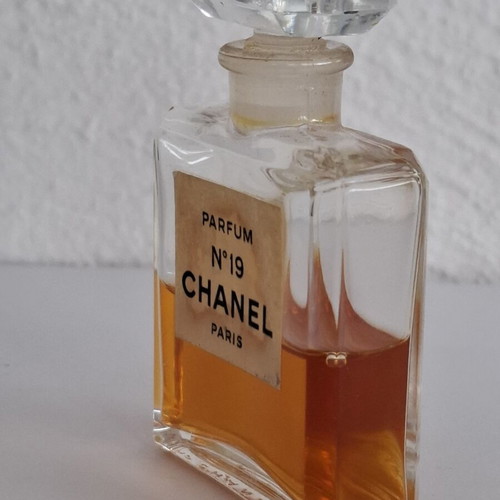 Chanel No. 19 Parfum Extrait 14 ml used, classic fragrance