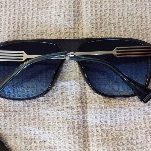Solo-Solis NDL6142 sunglasses new with blue degrade lenses