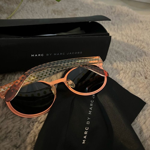 Marc by Marc Jacobs Coral Pink Cat-eye Sunglasses like new