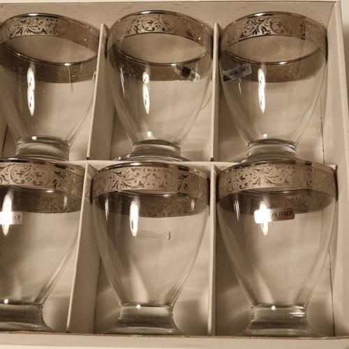 Set of 6 new Italian water glasses with rim design