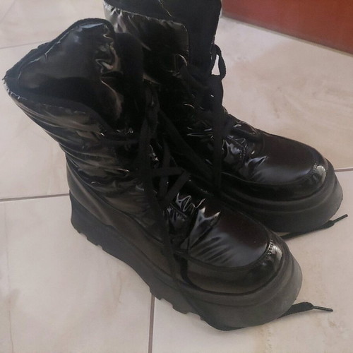 Boots like new, size 40, black