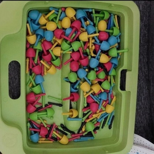 Pegboard art toy like new with colorful pegs