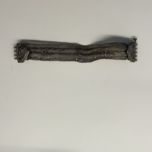 Vintage silver bracelet like new with intricate woven design