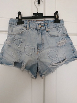 Zara Kids denim shorts with hearts like new, size 11-12 years