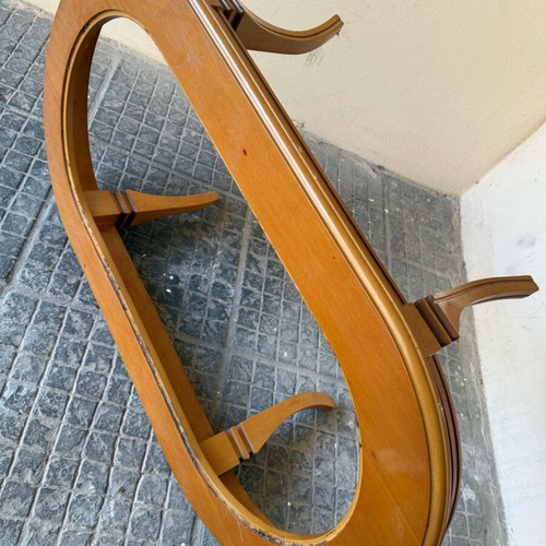 Wooden coffee table used in classic style with sturdy construction