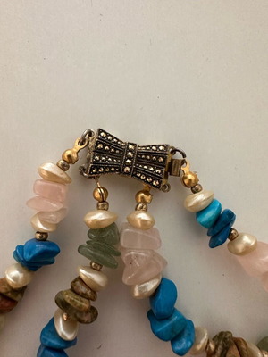 Double necklace used with impressive clasp, multicolor