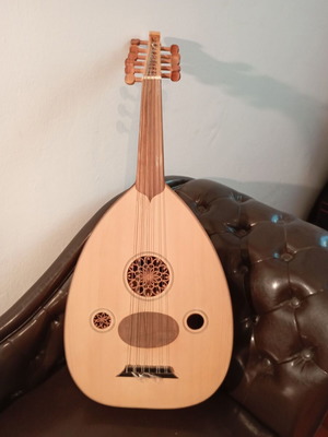 Ούτι νέο από Mega Music Center Unkapani Istanbul